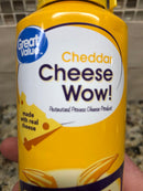 Great Value Cheese Wow! Spray Squeeze Cheddar Cheese Wiz 8 oz Can Crackers