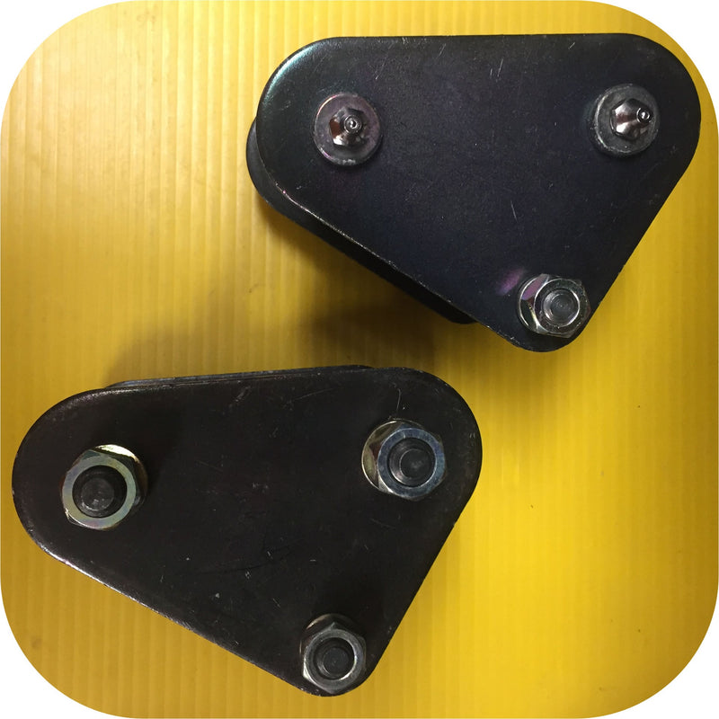 Greaseable Anti-inversion Spring Shackle PAIR for Toyota Land Cruiser FJ40 e-80-0