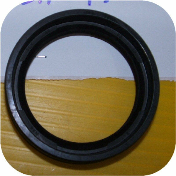 Transfer Case Output Shaft Seal for Toyota Land Cruiser 4/85-90